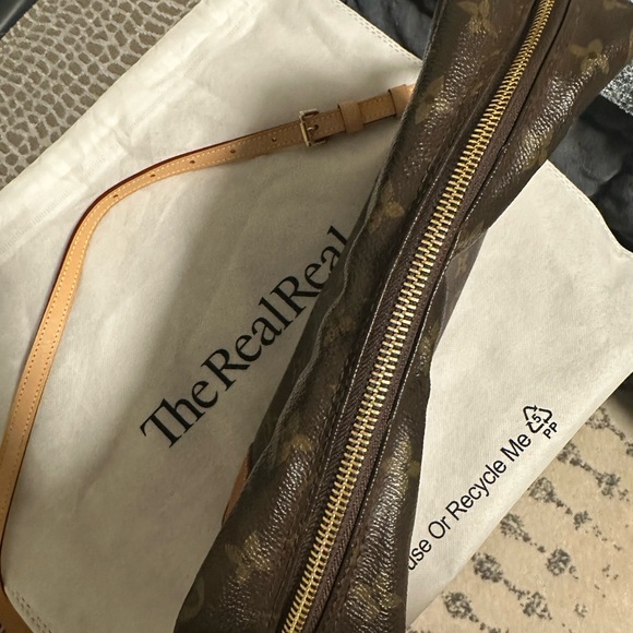 Louis Vuitton Monogram Trocadero 27 - Picture 3 of 14